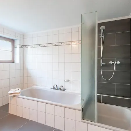 La Perla - Seepferdchen Mit Boxspringbett Und Grossem Bad * Überlingen